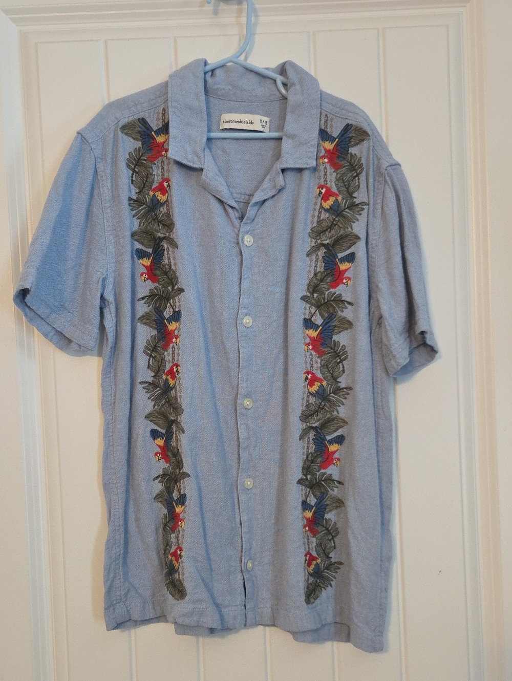 Abercrombie & Fitch Light Blue Embroidered Parrot Short-Sleeve Shirt